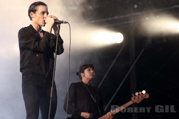 SAVAGES - 2015-08-16 - SAINT MALO - Fort de St Pere - Camille Berthomier - Ayse Hassan